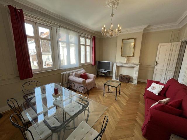SUPERB AND CHARMING FURNISHED 1 BEDROOM APARTMENT !