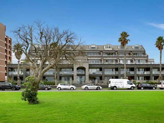 Superb Absolute Beach Front FULLY FURNISHED