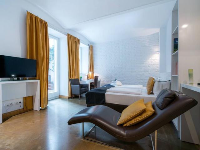Superb air conditioned apartment with own garden