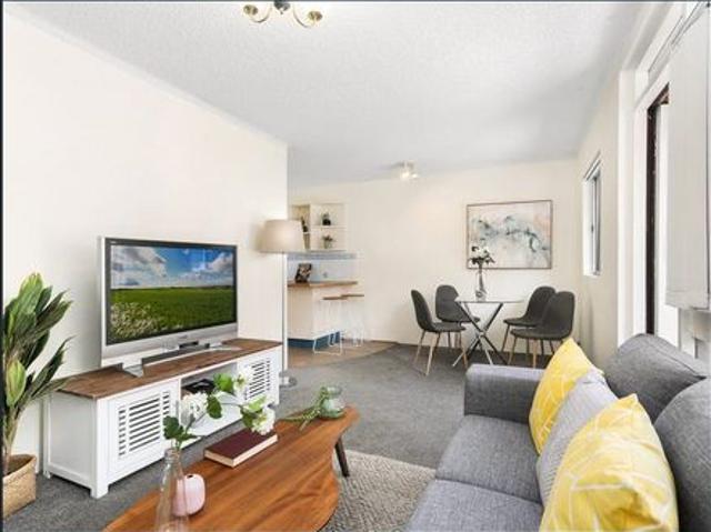 Superb apartment close to parks and transport