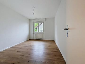 SUPERB APARTMENT COMPLETELY RENOVATED FROM NEW!