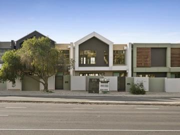 Superb brand new boutique double storey townhouse on McIvor Road
