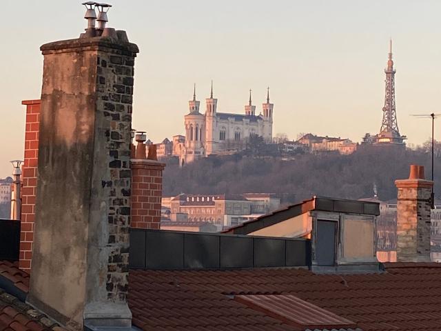 Superb Bright Apartment with Exceptional Views in the Heart of Lyon, Lyon Amsterdam Apartments for Rent
