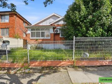 Superb Development Potential, R4 Zoning and 1215 Sq Approx
