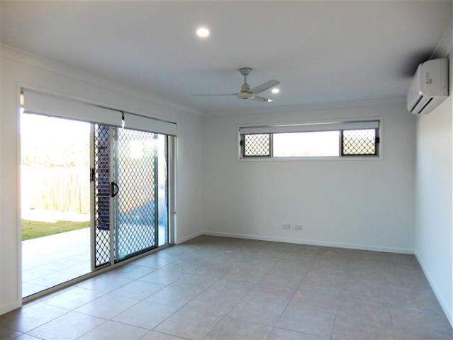 SUPERB FAMILY HOME WITH 4 BEDROOMS & 3 LIVING AREAS