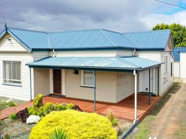 Superb family home with lots of garaging