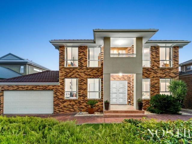 Superb Family Living with Spectacular Views in Skyline Drive !