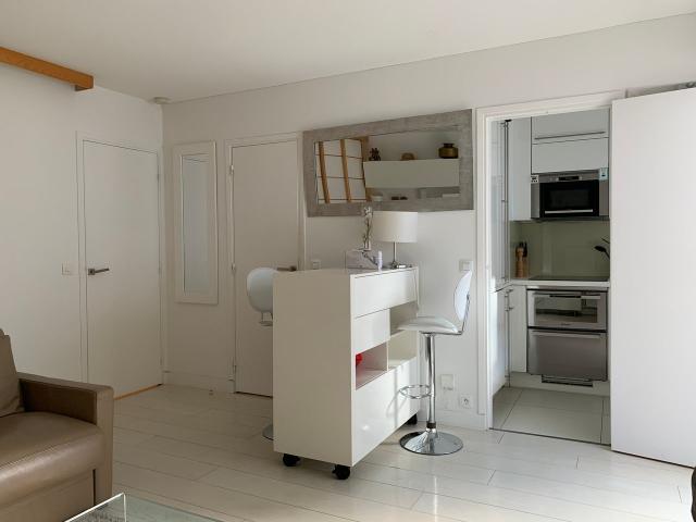 Superb flat, ideally located and fully equipped, Paris Amsterdam Apartments for Rent