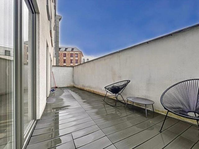 SUPERB FURNISHED 2 BEDROOMS APARTMENT + 2 TERRACES