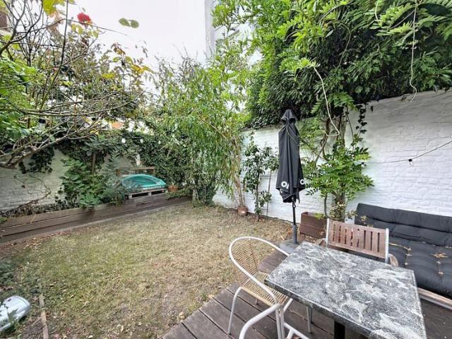 Superb house next to Square Ambiorix!