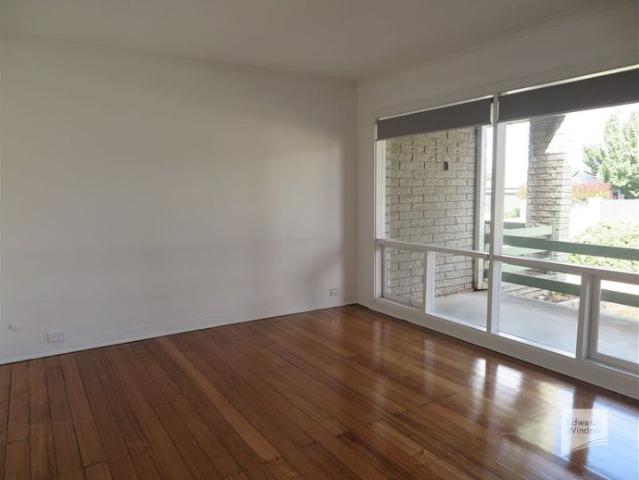 Superb One Bedroom Unit in Great Location