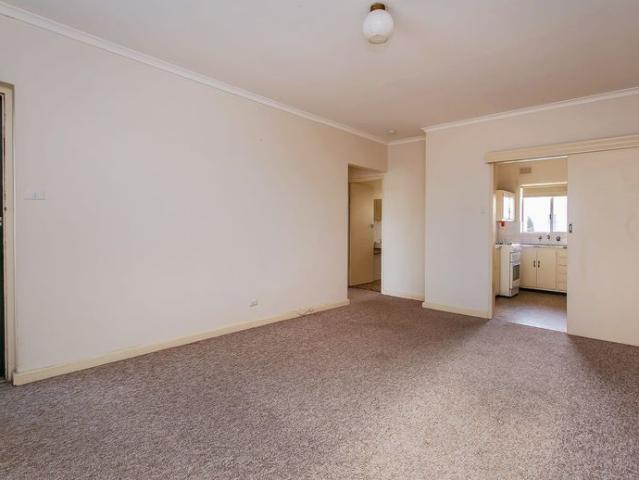 Superb Location 2 bedroom unit