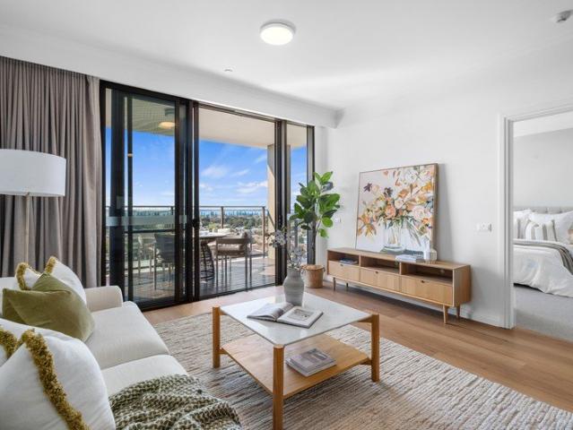 Superb Lifestyle Offering Stunning Bay Views
