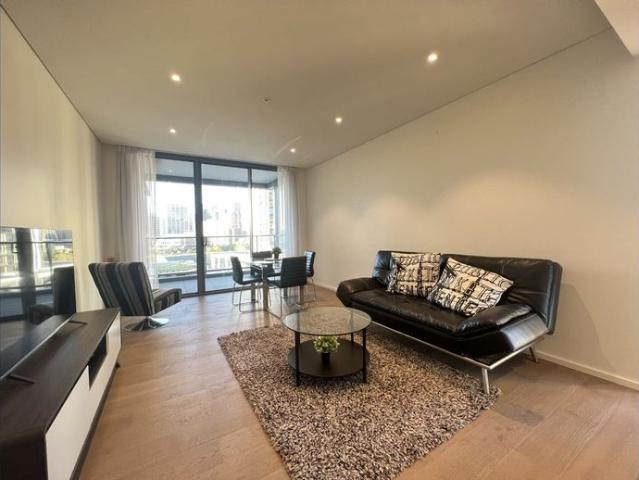 Superb lifestyle FULLY FURNISHED apartment of ultra convenience