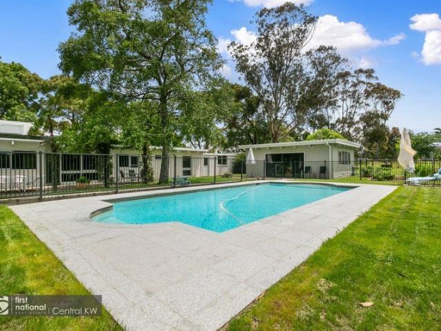 Superb Lifestyle Property on 10 Acres