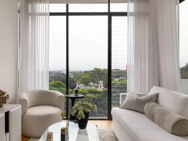 Superb lifestyle sanctuary in central Petersham