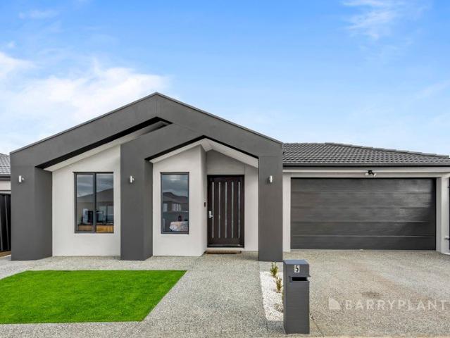 Superb Modern Family Home in a Prime Location