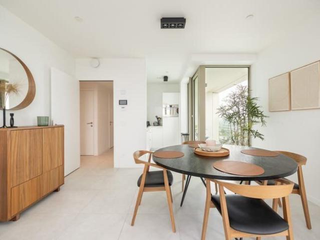 Superb new build flat with panoramic views of the Eilandje