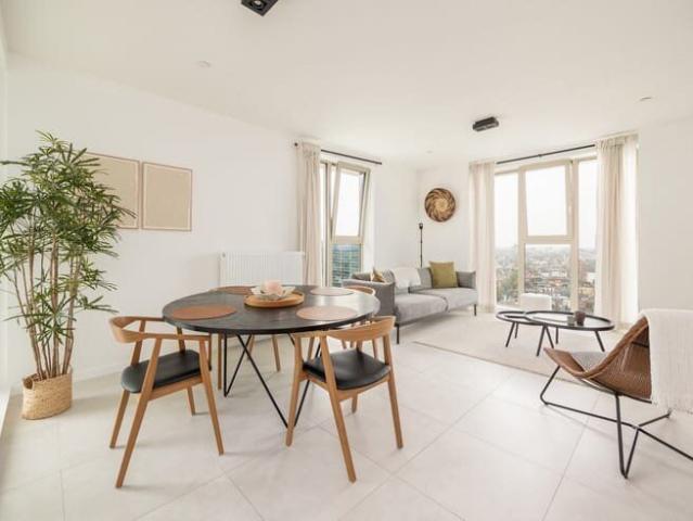 Superb new build flat with panoramic views of the Eilandje