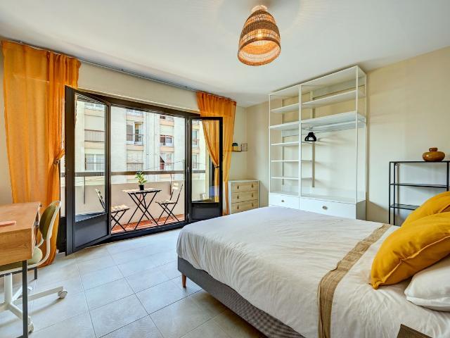 Superb new flat in Marseille 3 bedrooms & close to downtown, Marseille Amsterdam Apartments for Rent