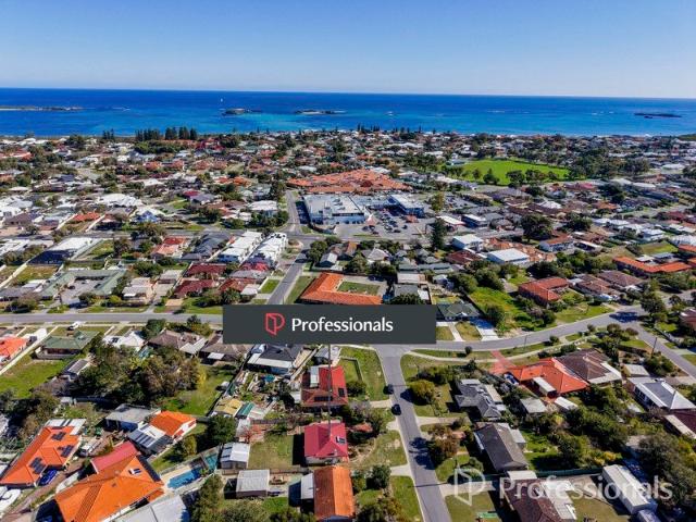SUPERB SHOALWATER RENO OPPORTUNITY ON HUGE 836M2 BLOCK!