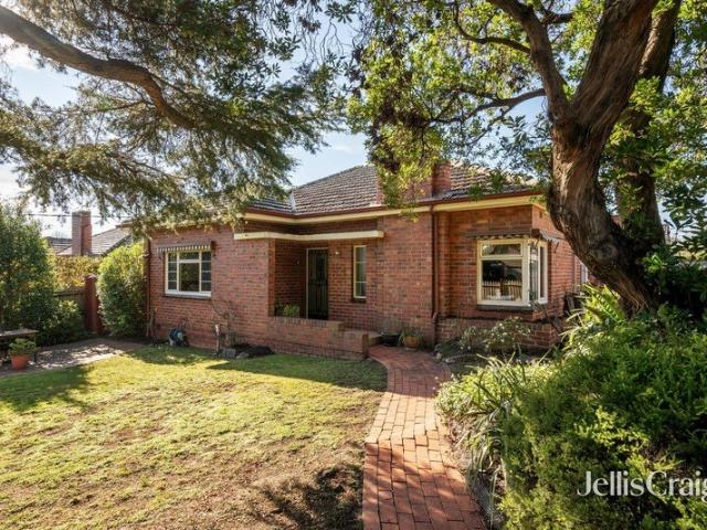 Superb single level living in premium location