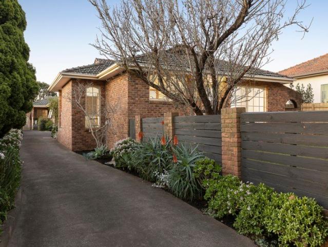 Superb Single Level Style and Space