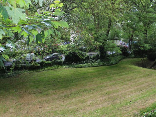 Superb Spacious 3 Double Bedroom Flat to Rent by Kilburn Station with Balcony & Gardens