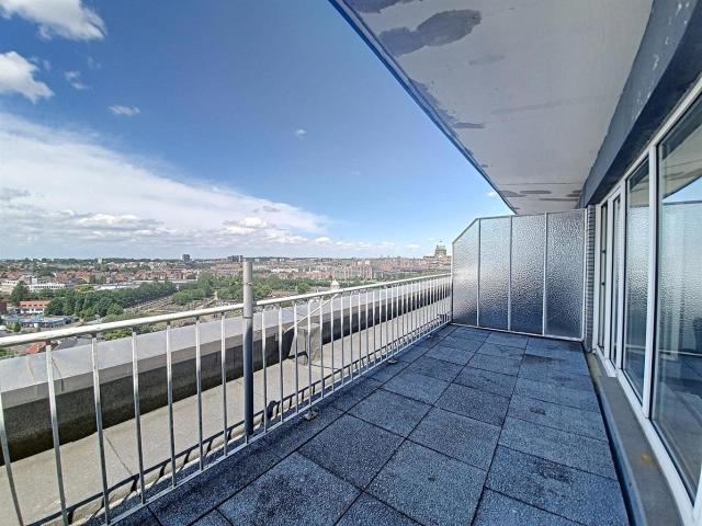 Superb penthouse studio with 10 m² terrace