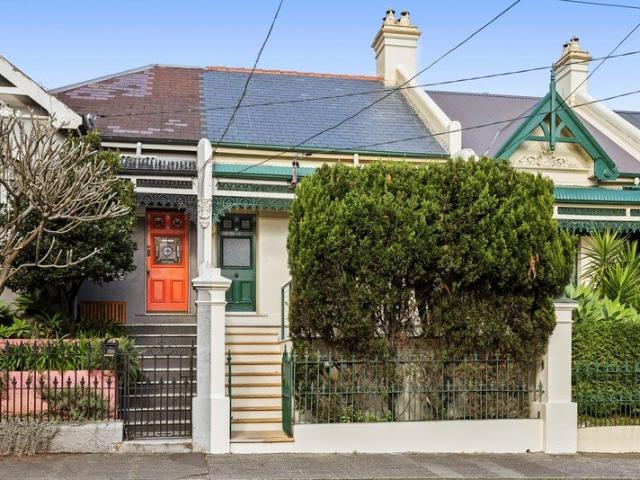Superb period home of elegance & convenience