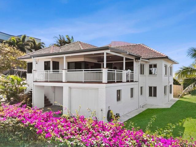 Superb Property in a Premier Location with Stunning Ocean Viewss
