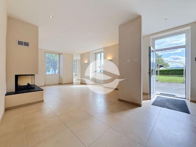 Superb property with unobstructed view