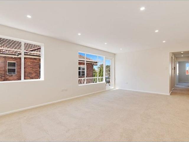 Superb, quiet, recently fully renovated 2 bedroom apartment