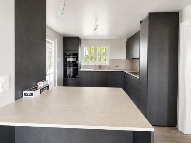 Superb renovated villa with panoramic views, swimming pool and extensive garden