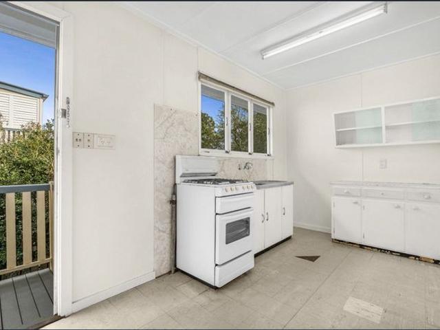 SUPERB WOOLOOWIN LOCATION