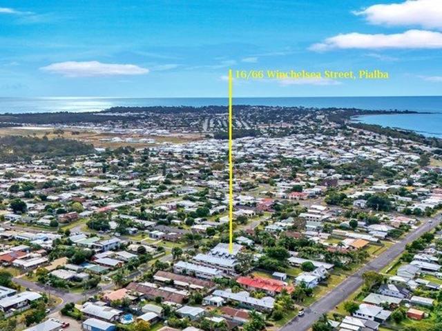 Superb Townhouse Close to the Beach!