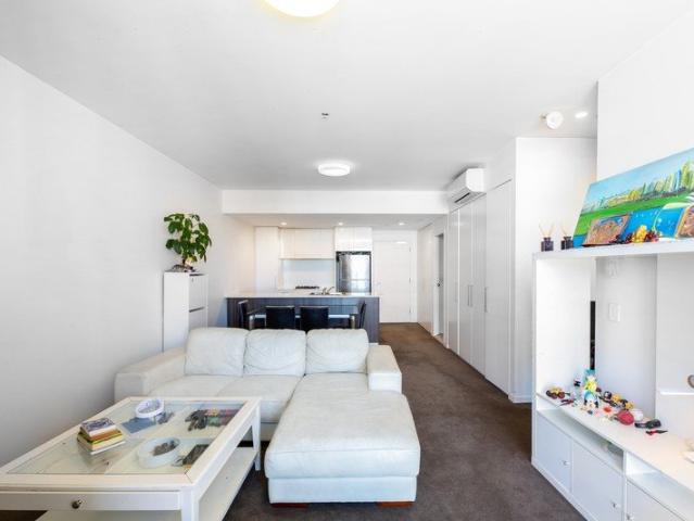 Superb Two Bedroom Apartment in a Prime Hurstville Location