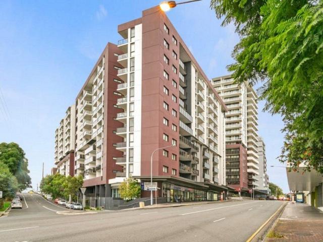 Superb Two Bedroom Apartment in a Prime Hurstville Location