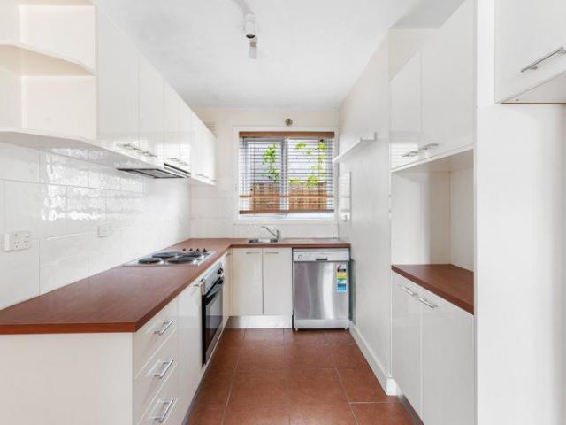 Superb Two Bedroom Apartment in Fabulous Location!