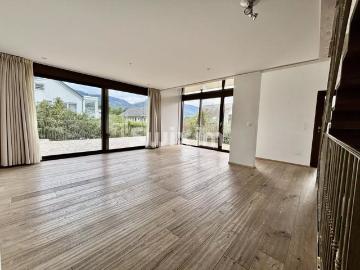 Superb villa in quiet residential area and 6 minutes from Vevey