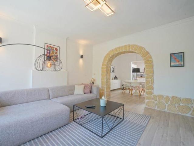 Superbe maison 2 chambres nichée dans une impasse calme à Se