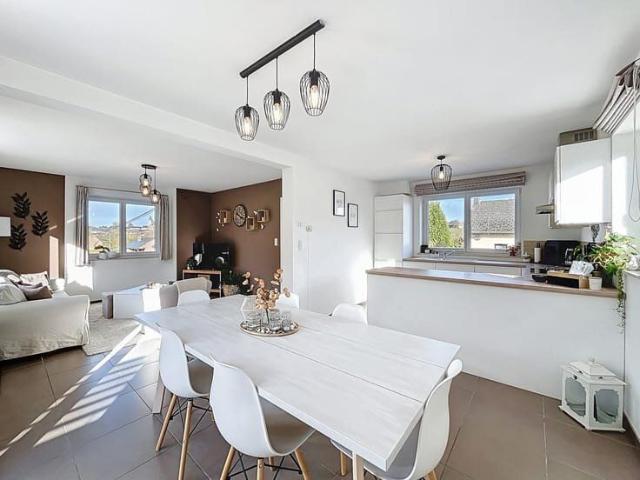 Superbe maison 2 chambres avec terrasse et jardin à Chapois!