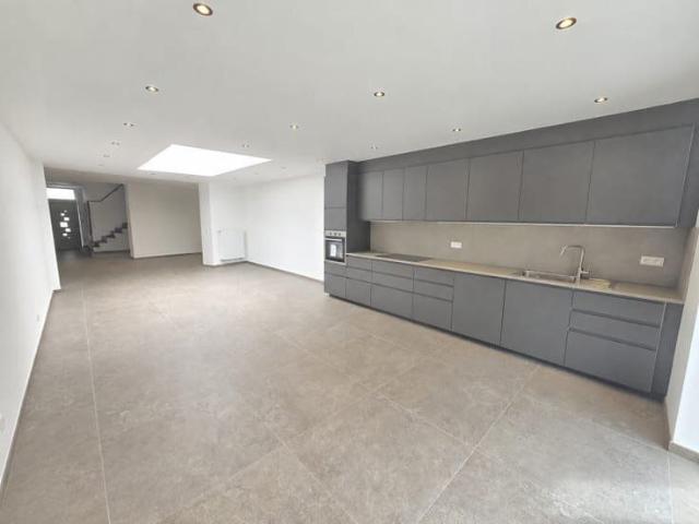 Superbe maison 3 chambres entièrement rénovée avec jardin