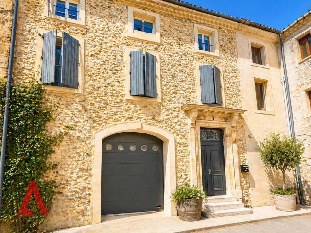 Superbe maison vigneronne de caractère 402 m² Fort potentiel. 200m² Roujan