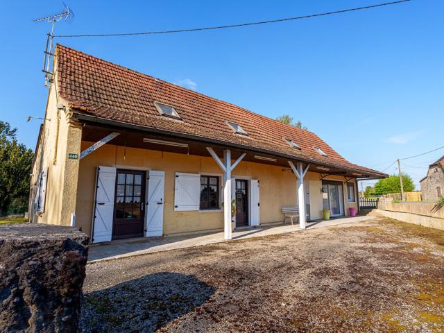 Superbe maison ancienne à vendre à Bantanges 7 pièces, pis. 218m² Bantanges