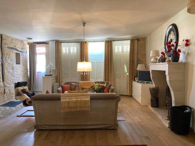 Superbe maison au bord de la rivière 200m² Sanxay