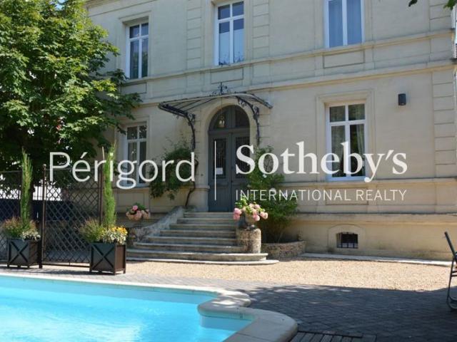 Superbe maison bourgeoise de 332m² en plein centre de Périgueux