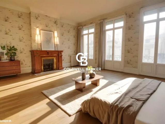SUPERBE MAISON BOURGEOISE EN PIERRE 6 CHAMBRES JARDIN CAVE