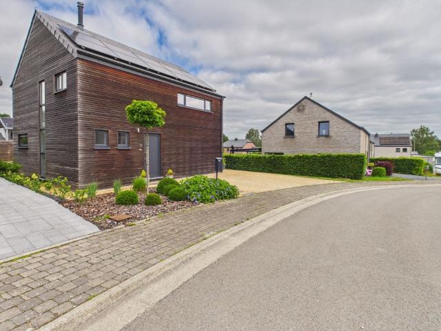 Superbe maison contemporaine à louer à Tenneville