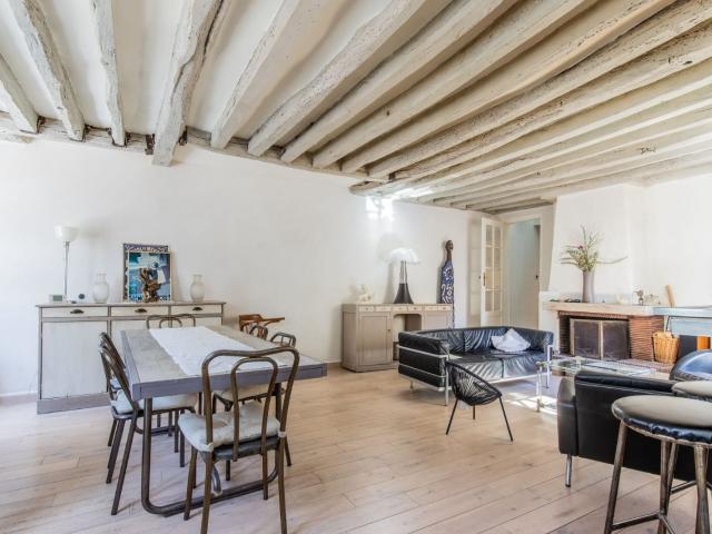 Superbe maison contemporaine de 150m2 Entièrement rénovée Coeur de Ville au calme